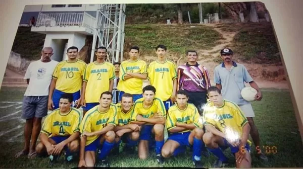 Segundo quadro da Vila disputando campeonato em Dores, sob o comando do Geraldo.